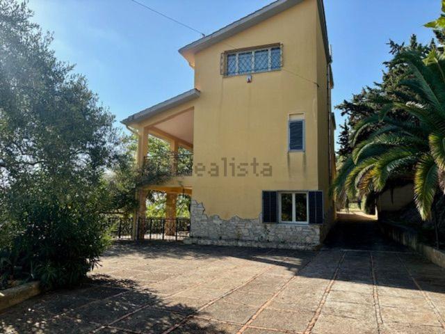 Case e ville in vendita di 300 m² in Contrada Acquagrande