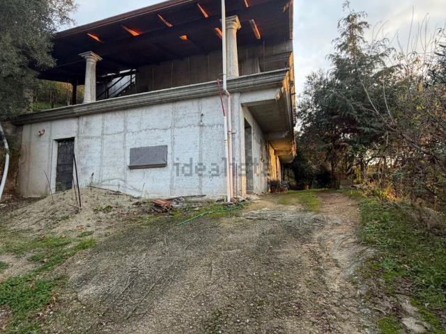 Case e ville in vendita di 300 m² in Contrada Cupone, 49