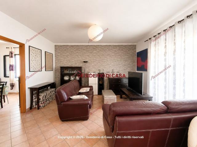 Case e ville in vendita di 300 m² in Contrada Fontanabianca, 217