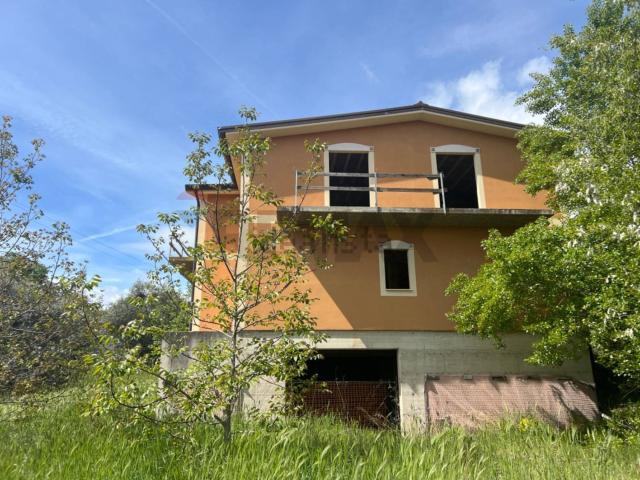 Case e ville in vendita di 300 m² in Contrada San Giorgio