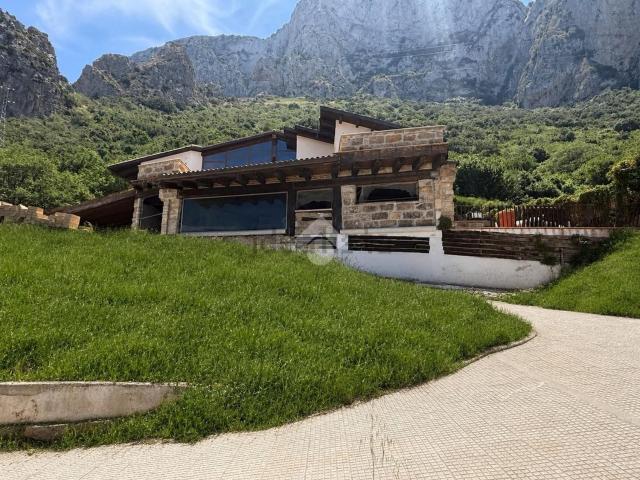 Case e ville in vendita di 300 m² in Contrada San Giovanni