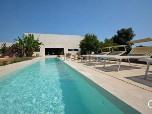 Case e ville in vendita di 300 m² in Contrada Sierri