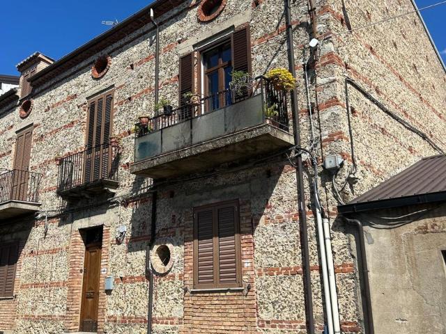 Case e ville in vendita di 300 m² in Corso Umberto, 52