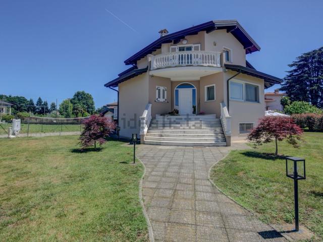 Case e ville in vendita di 300 m² in Corso Giacomo Matteotti