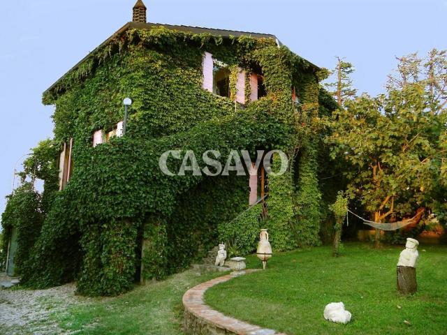 Case e ville in vendita di 300 m² in Frazione Castelrotto, 11