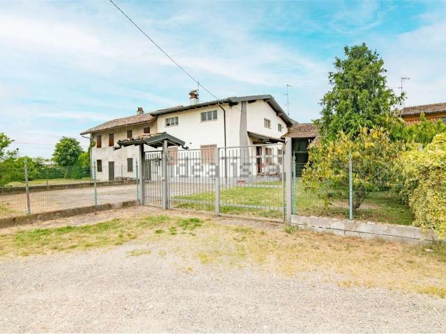 Case e ville in vendita di 300 m² in Località Villa Franca, 3