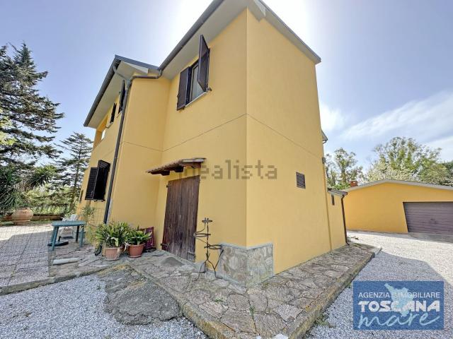 Case e ville in vendita di 300 m² in Località Fabbricciane