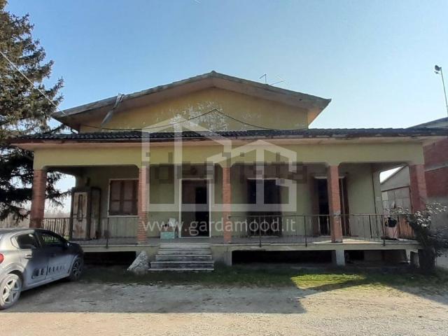 Case e ville in vendita di 300 m² in Località Grangià, 10