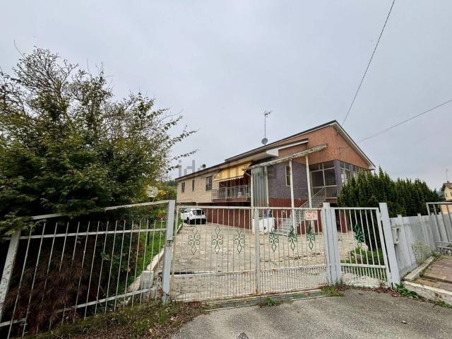 Case e ville in vendita di 300 m² in Strada Comunale