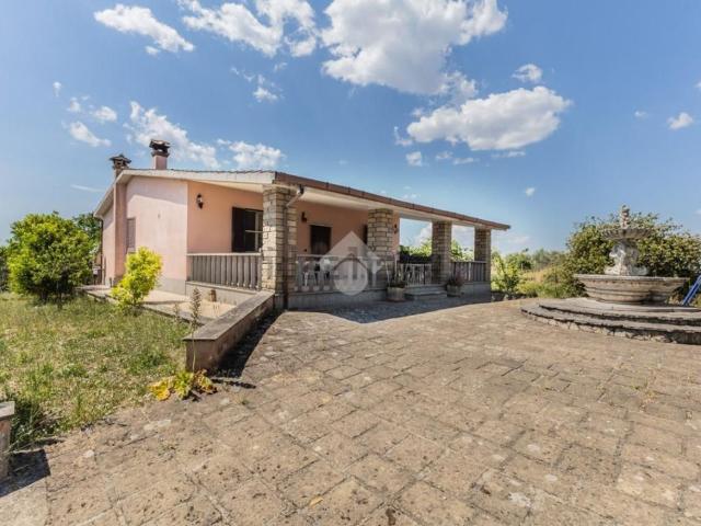 Case e ville in vendita di 300 m² in Strada Comunale dell&apos agnese, 13