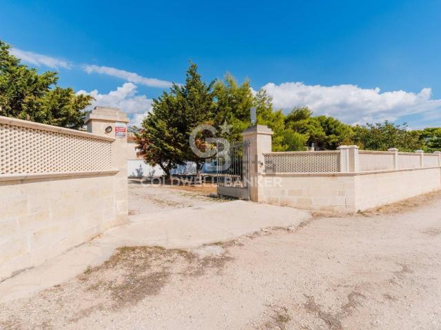 Case e ville in vendita di 300 m² in Strada della Contessa Lanfranchi