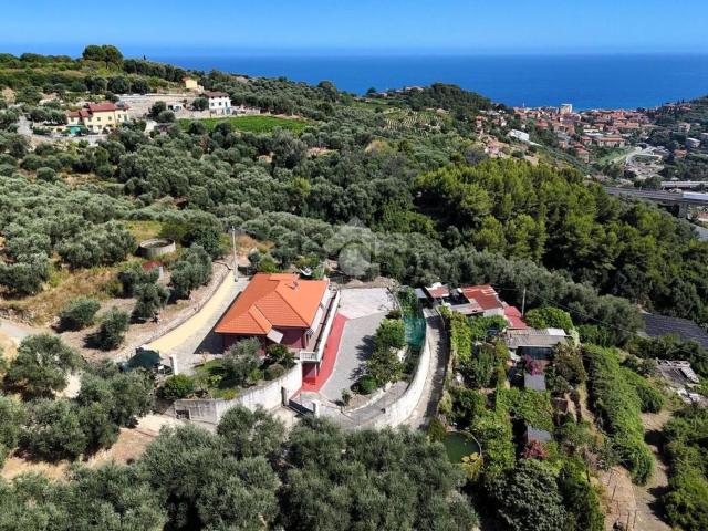 Case e ville in vendita di 300 m² in Strada Loxi, 9