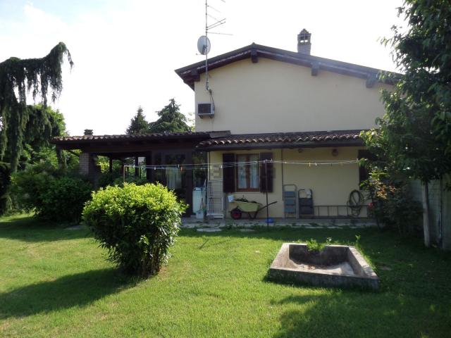 Case e ville in vendita di 300 m² in Strada Molinazzo