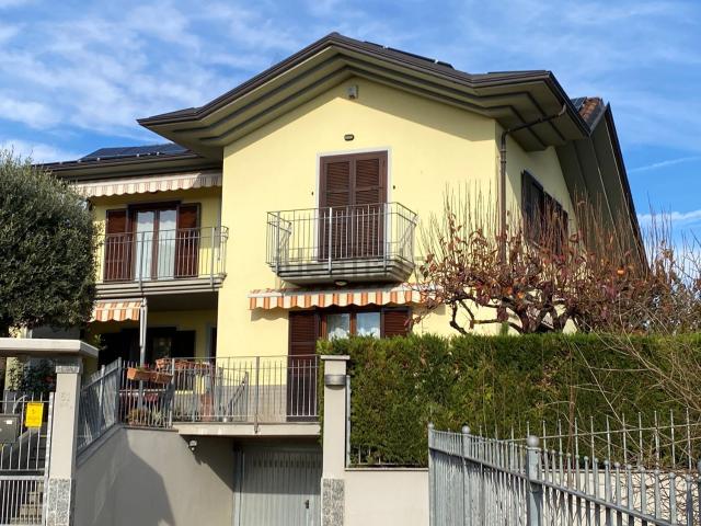 Case e ville in vendita di 300 m² in Strada Santa Maria, 61