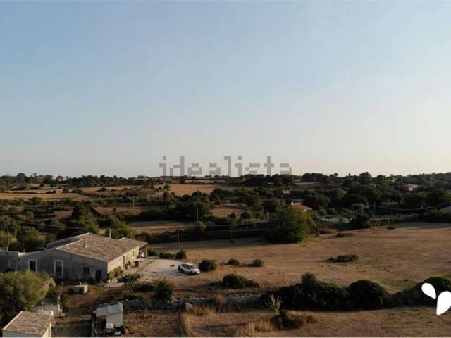 Case e ville in vendita di 300 m² in Strada Provinciale 64