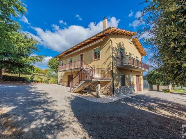Case e ville in vendita di 300 m² in Strada Provinciale Traversa di Montepulciano