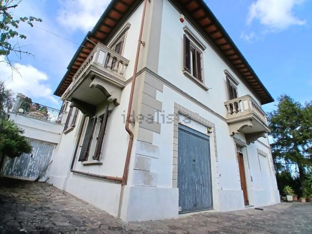 Case e ville in vendita di 300 m² in Strada Provinciale Volterrana