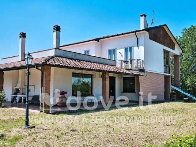 Case e ville in vendita di 300 m² in Strada Valera di Sotto, 62