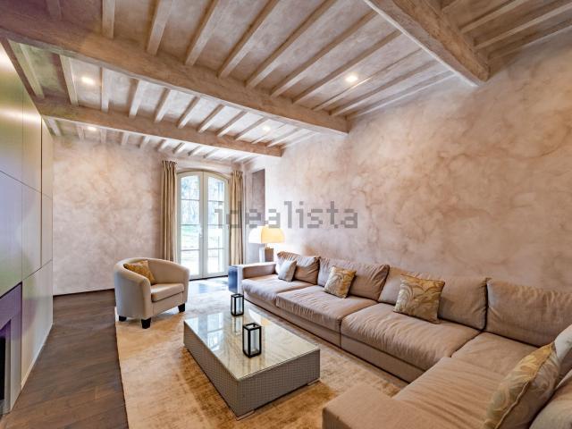 Case e ville in vendita di 301 m² in Via E. Fermi Campo