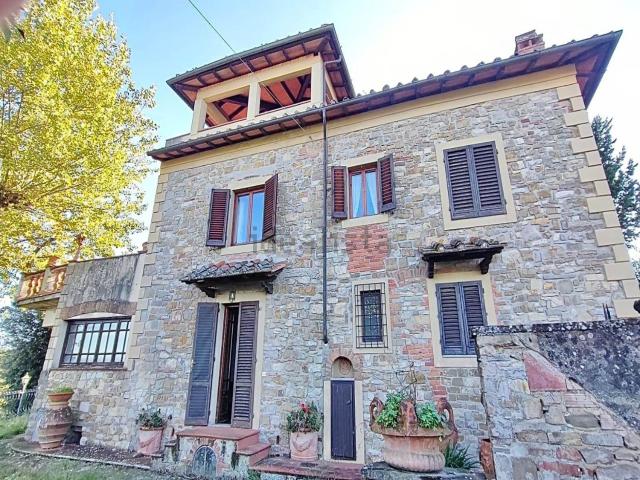 Case e ville in vendita di 301 m² in Via Imprunetana per Pozzolatico