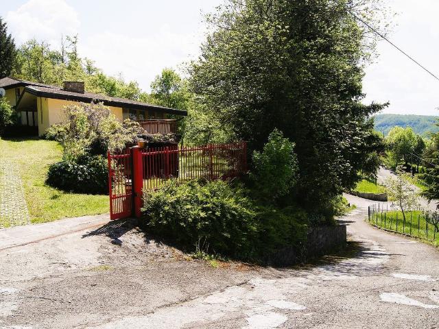 Case e ville in vendita di 301 m² in Via Madonna dei boschi, 42