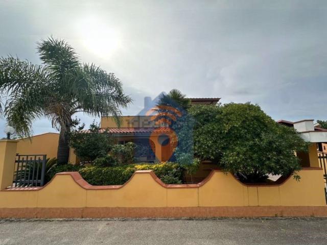 Case e ville in vendita di 301 m² in Contrada Cavallaro, 62
