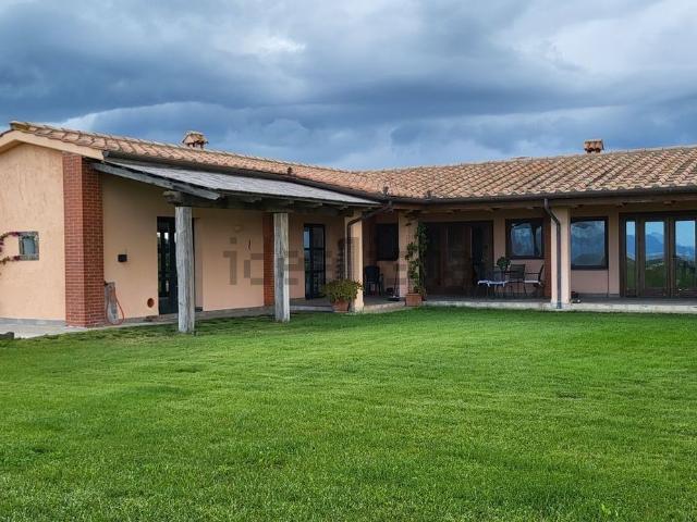 Case e ville in vendita di 301 m² in Strada Provinciale Talamone