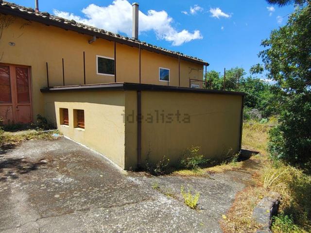 Case e ville in vendita di 250 m² in Strada Comunale Piano Comune