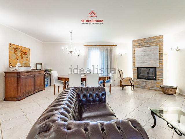 Case e ville in vendita di 302 m² in Via Monte Razzano