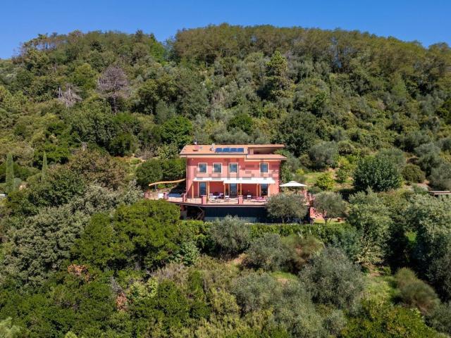 Case e ville in vendita di 303 m² in Via della Ruota