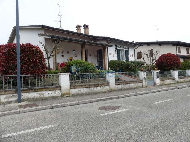 Case e ville in vendita di 303 m² in Via Melozzo da Forlì, 6