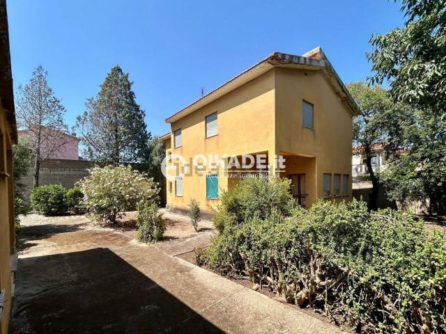 Case e ville in vendita di 303 m² in Via R. Margherita, 6