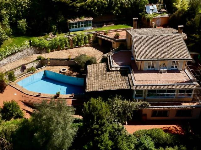 Case e ville in vendita di 304 m²