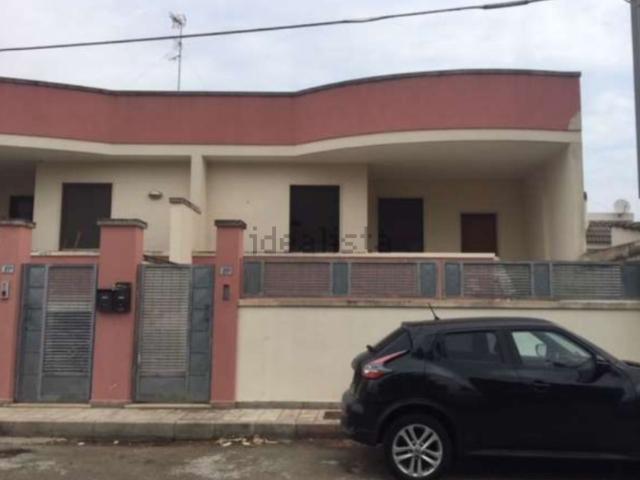 Case e ville in vendita di 304 m² in Via Cavalcanti Guido