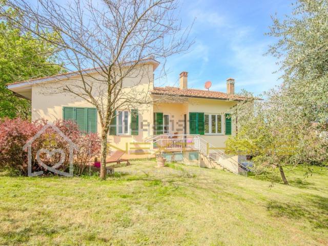 Case e ville in vendita di 304 m² in Via di Baroncelli