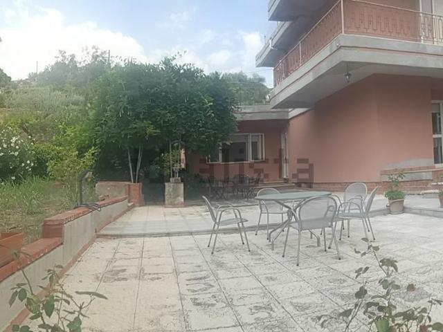 Case e ville in vendita di 304 m² in Contrada Polleri