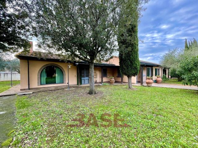 Case e ville in vendita di 305 m² in Via Gaetano Donizetti