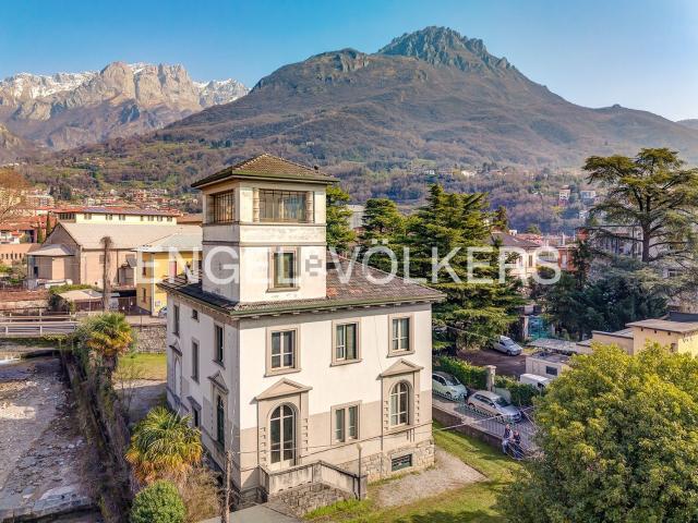 Case e ville in vendita di 305 m² in Via Falk, 10