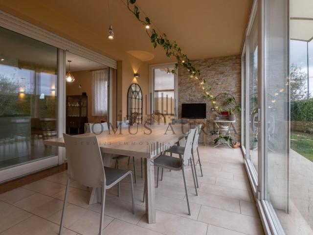 Case e ville in vendita di 306 m²