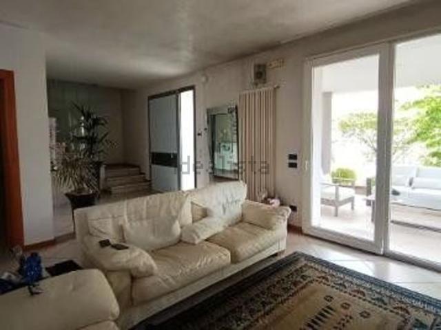 Case e ville in vendita di 306 m²