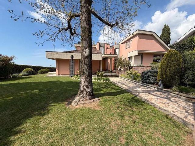 Case e ville in vendita di 306 m² in Via Mastro di Casa, 16