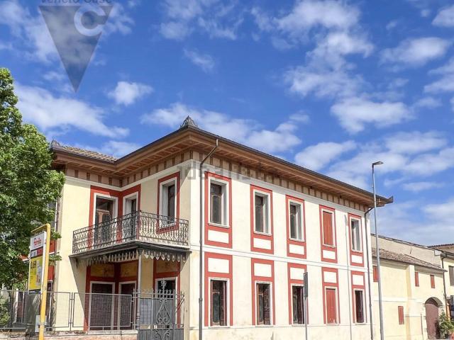 Case e ville in vendita di 306 m² in Via Scanferla