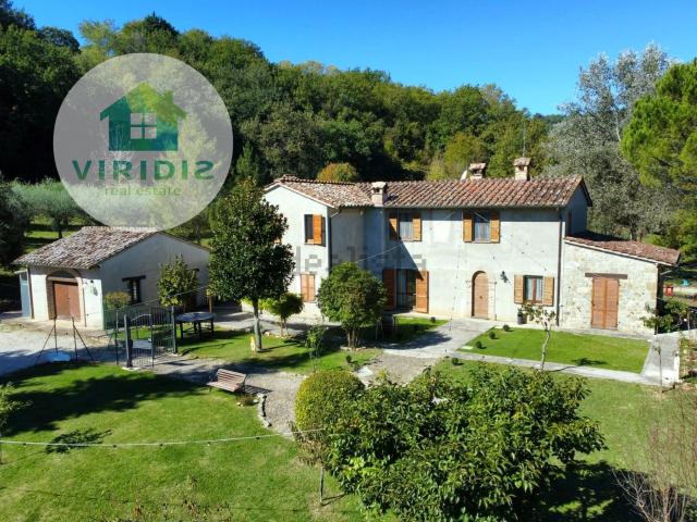 Case e ville in vendita di 307 m² in Via Monte Fumaiolo, 16