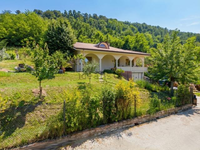 Case e ville in vendita di 308 m² in Via Antonio Gramsci, 1