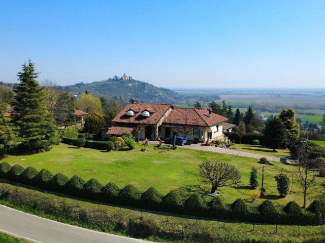 Case e ville in vendita di 308 m² in Via Sant&apos Ilario, 34