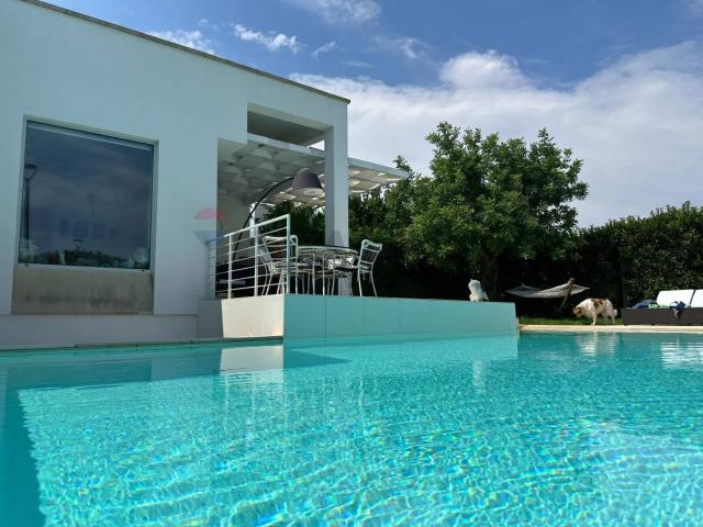 Case e ville in vendita di 308 m² in Via Rita Levi Montalcini, 139