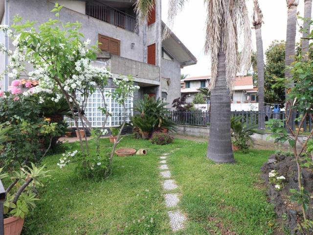 Case e ville in vendita di 309 m² in Via Giuseppe Mazzini, 40
