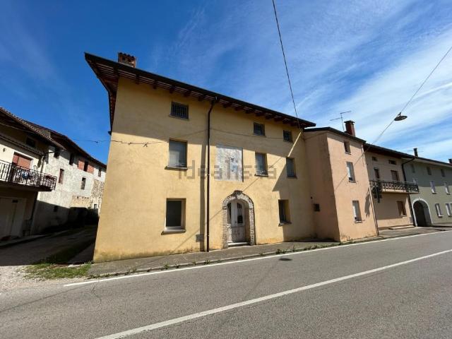 Case e ville in vendita di 309 m² in Via Roma, 9