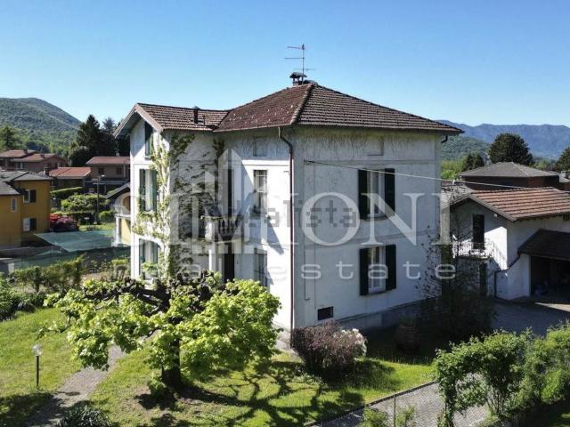 Case e ville in vendita di 310 m²