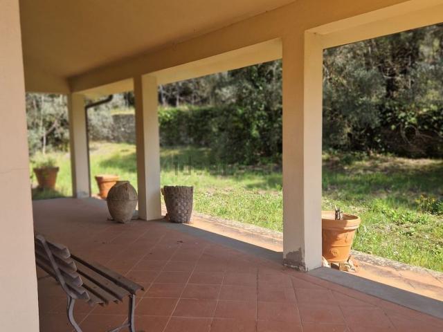 Case e ville in vendita di 310 m²